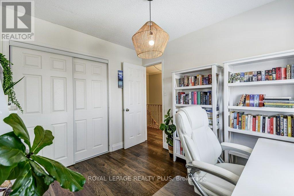 5144 Lampman Avenue, Burlington, Ontario  L7L 6L1 - Photo 25 - W12787728