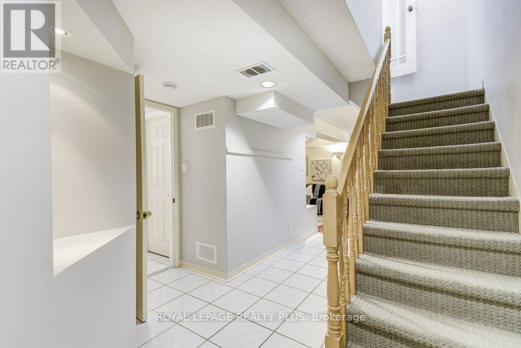 5144 Lampman Avenue, Burlington, Ontario  L7L 6L1 - Photo 30 - W12787728