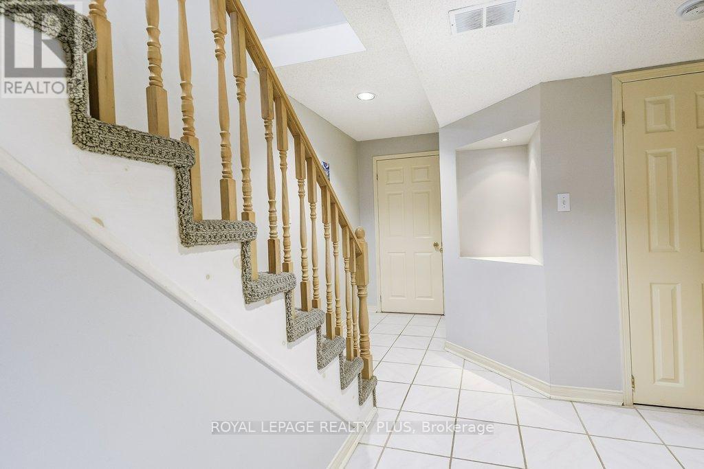 5144 Lampman Avenue, Burlington, Ontario  L7L 6L1 - Photo 31 - W12787728