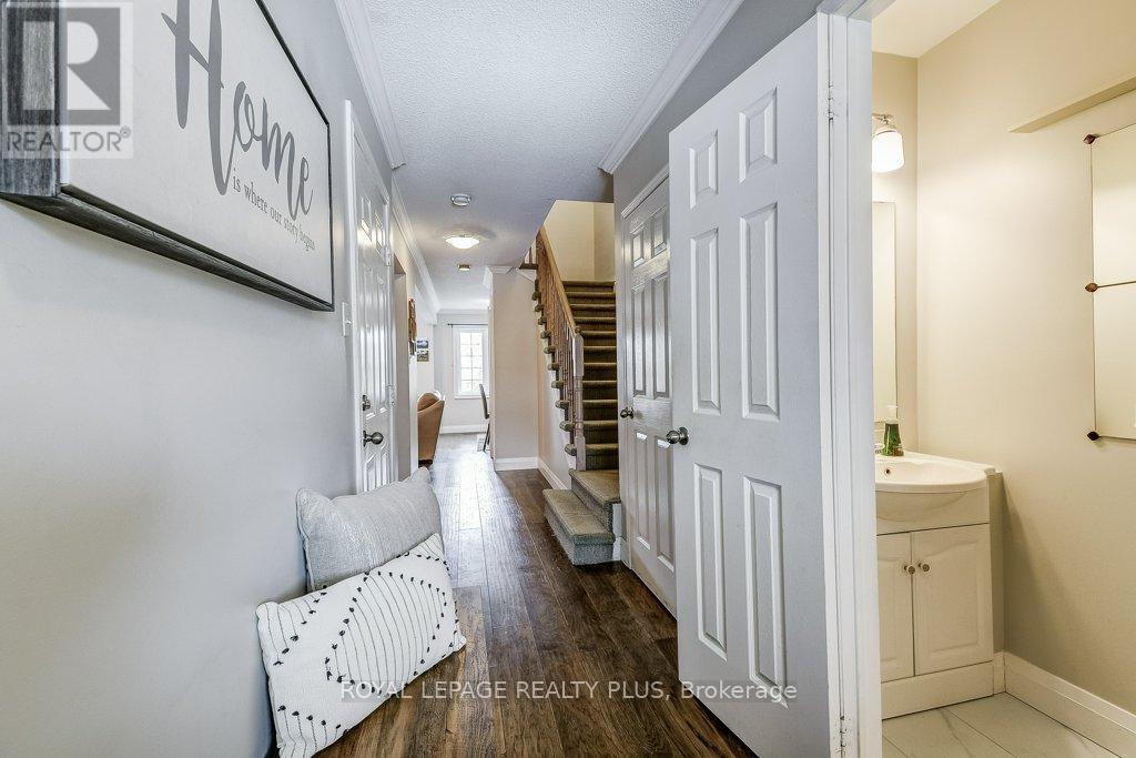 5144 Lampman Avenue, Burlington, Ontario  L7L 6L1 - Photo 6 - W12787728