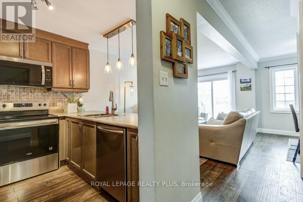 5144 Lampman Avenue, Burlington, Ontario  L7L 6L1 - Photo 9 - W12787728