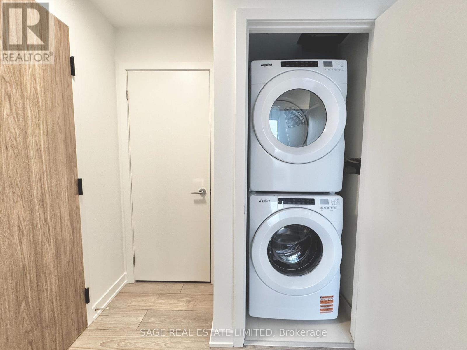 1403 - 1007 The Queensway, Toronto, Ontario  M8Z 0H4 - Photo 3 - W12787730