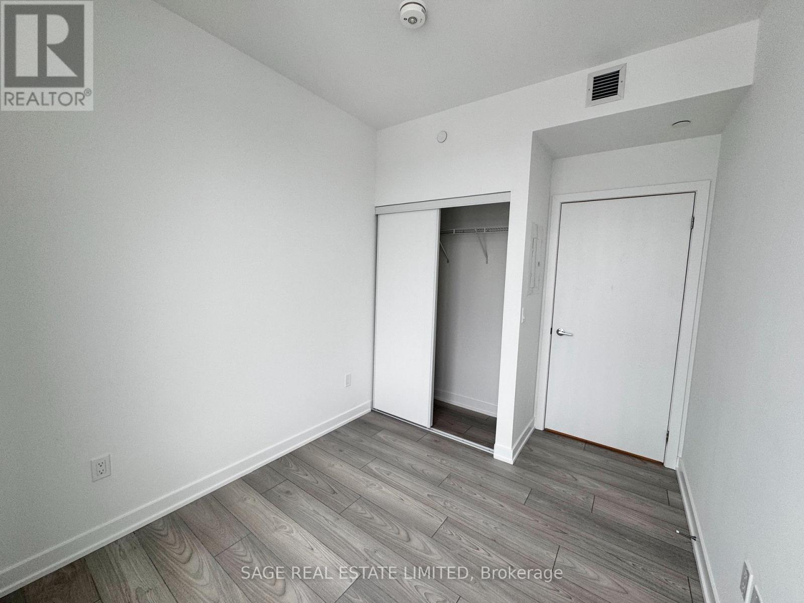 1403 - 1007 The Queensway, Toronto, Ontario  M8Z 0H4 - Photo 6 - W12787730