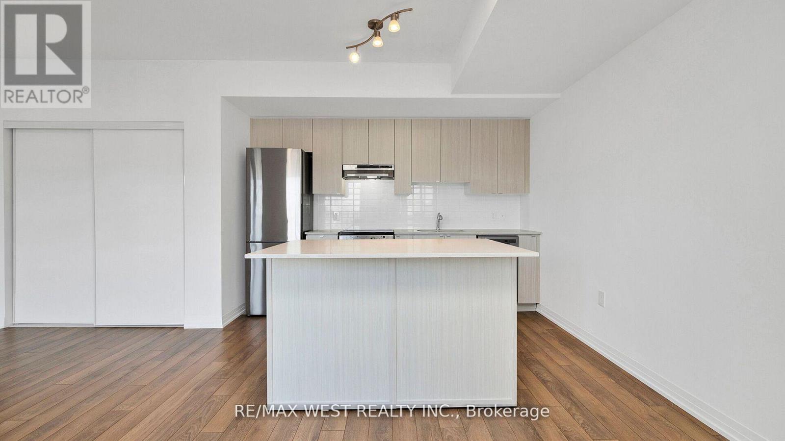 201 - 408 Browns Line, Toronto, Ontario  M8W 0C3 - Photo 27 - W12787760