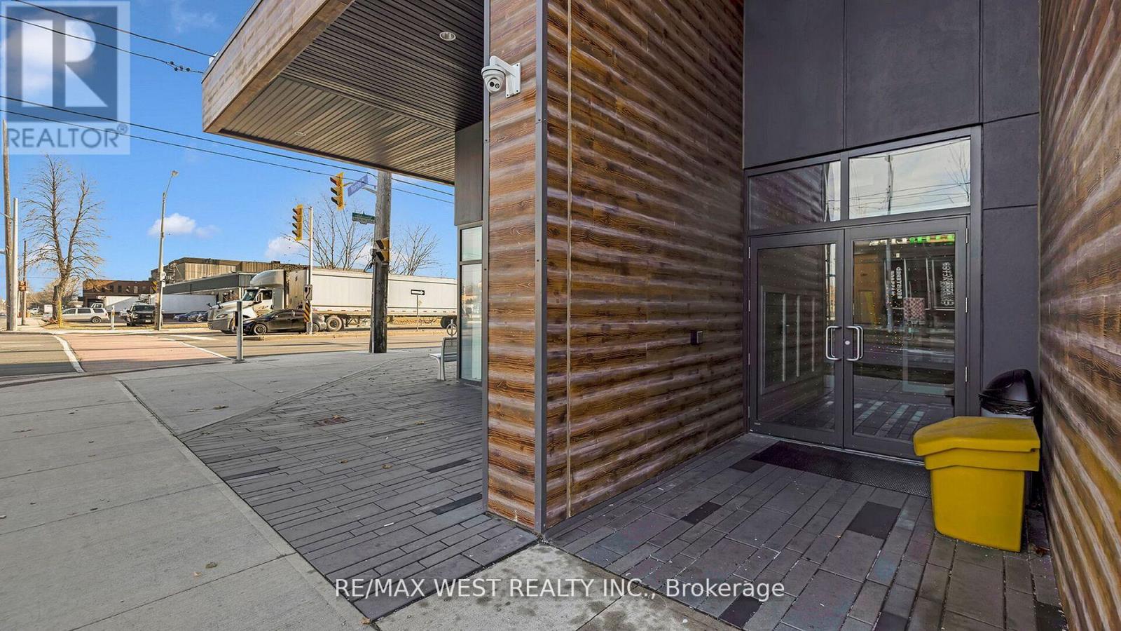 201 - 408 Browns Line, Toronto, Ontario  M8W 0C3 - Photo 4 - W12787760