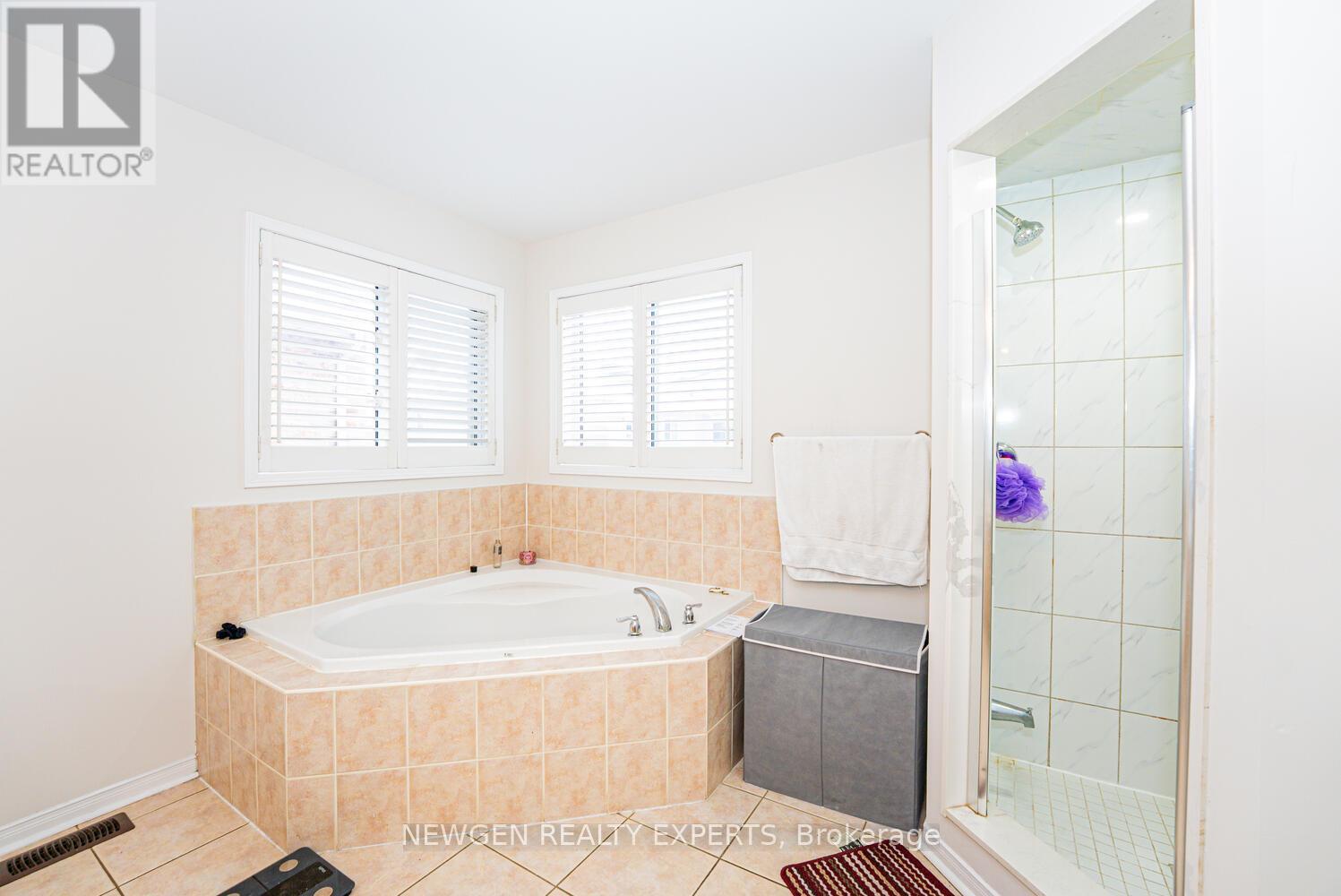 321 Queen Mary Drive, Brampton, Ontario  L7A 3S6 - Photo 24 - W12787768