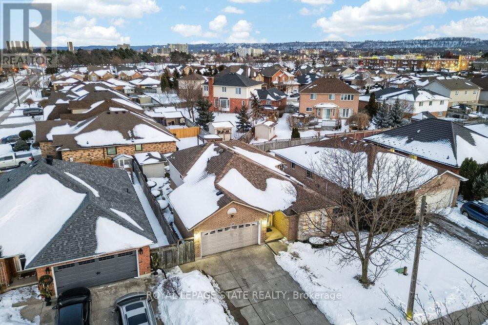 128 Nugent Drive, Hamilton, Ontario  L8H 2M8 - Photo 46 - X12787716