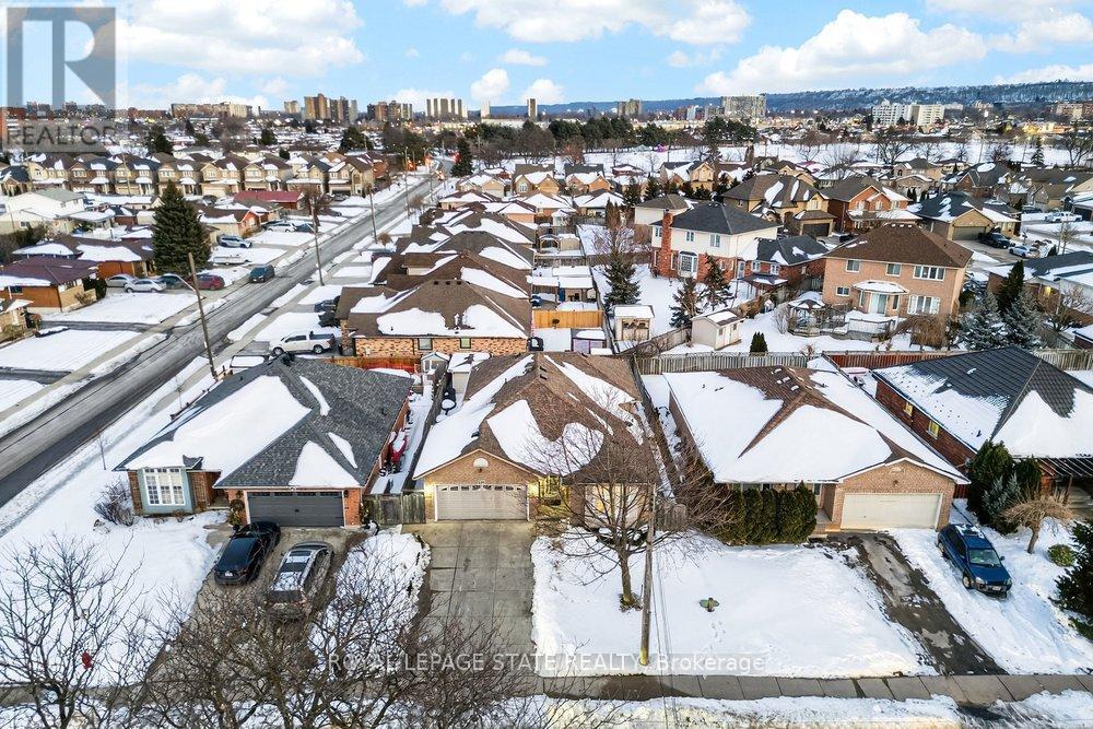 128 Nugent Drive, Hamilton, Ontario  L8H 2M8 - Photo 47 - X12787716