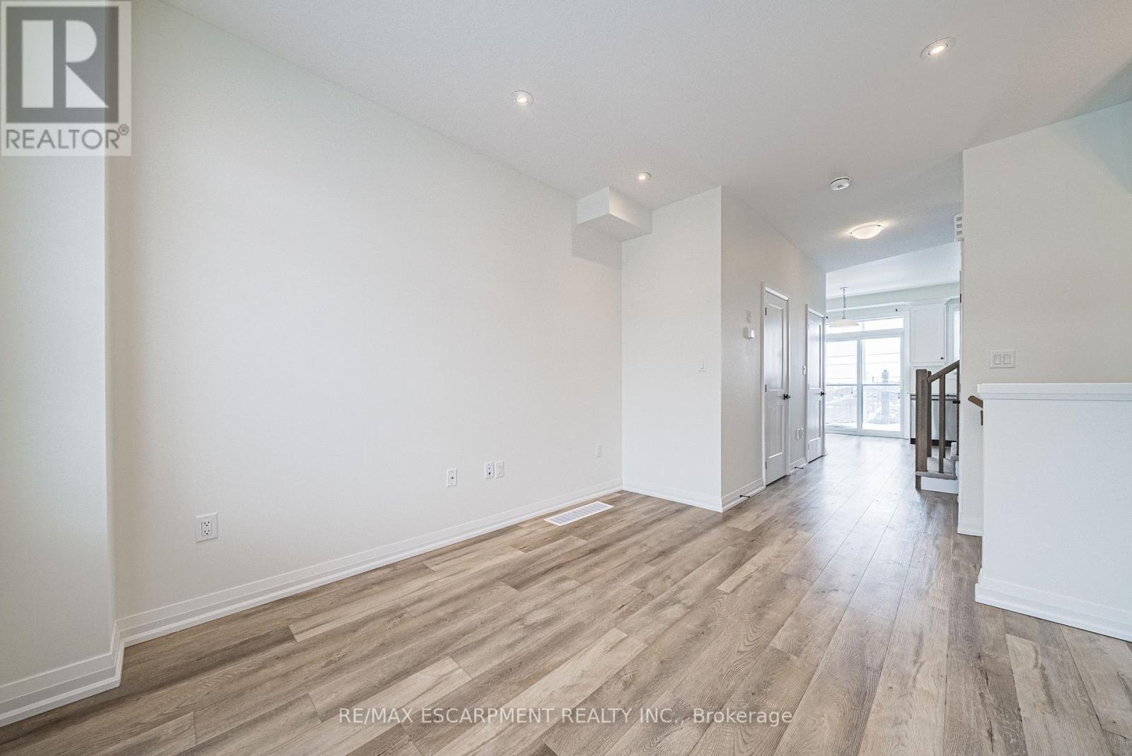 23 - 120 Court Drive, Brant, Ontario  N3L 0N2 - Photo 4 - X12787778