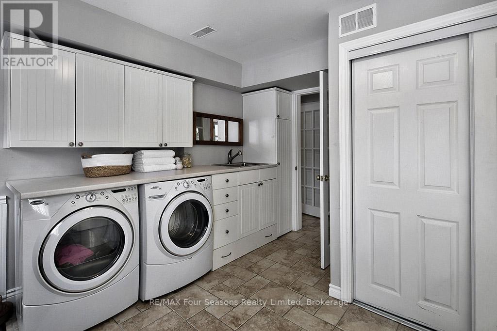 104 Laurie's Court, Blue Mountains, Ontario  L9Y 0L4 - Photo 22 - X12787816