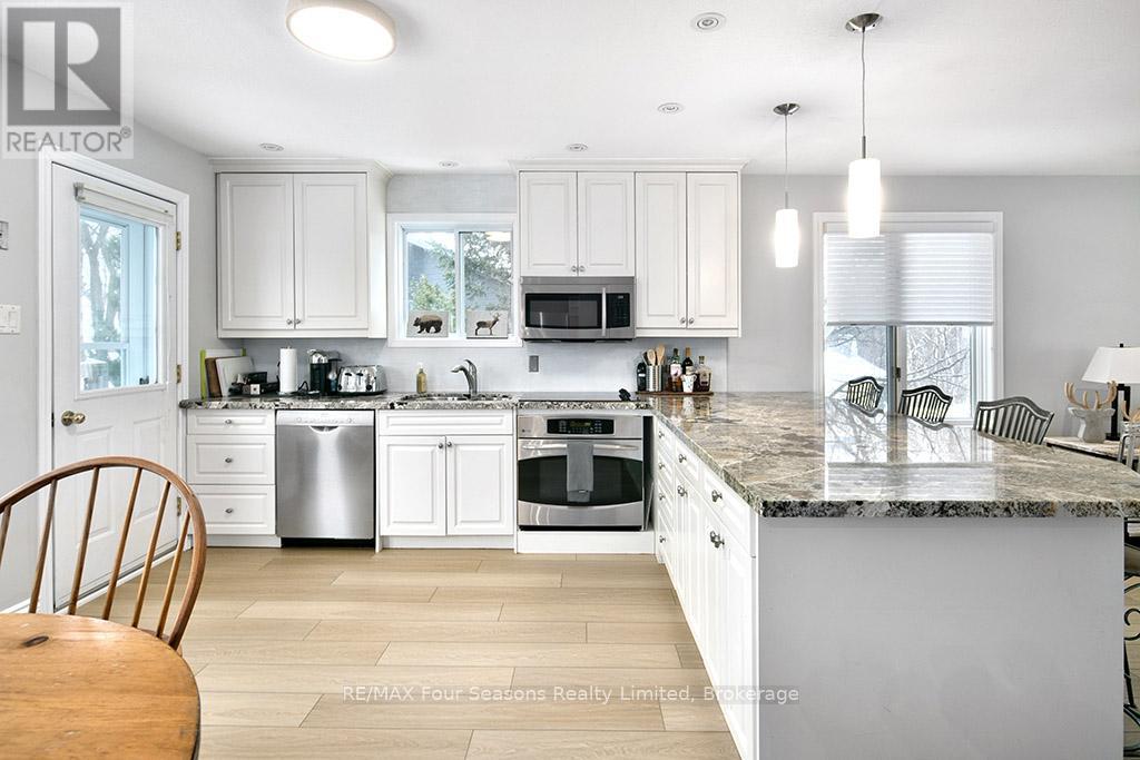 104 Laurie's Court, Blue Mountains, Ontario  L9Y 0L4 - Photo 28 - X12787816