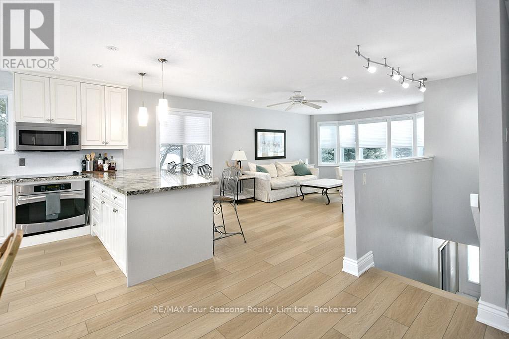 104 Laurie's Court, Blue Mountains, Ontario  L9Y 0L4 - Photo 3 - X12787816