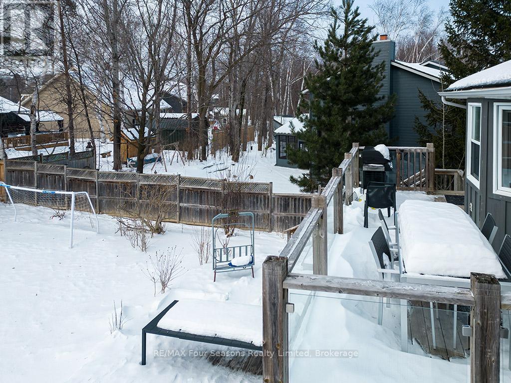 104 Laurie's Court, Blue Mountains, Ontario  L9Y 0L4 - Photo 41 - X12787816