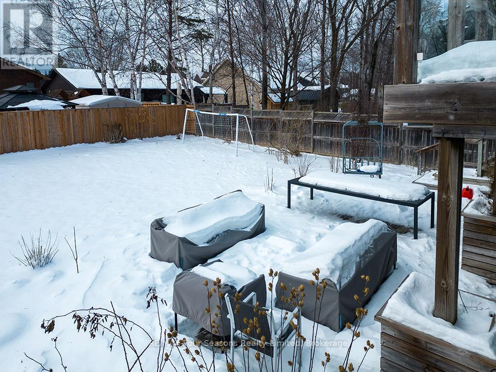 104 Laurie's Court, Blue Mountains, Ontario  L9Y 0L4 - Photo 42 - X12787816