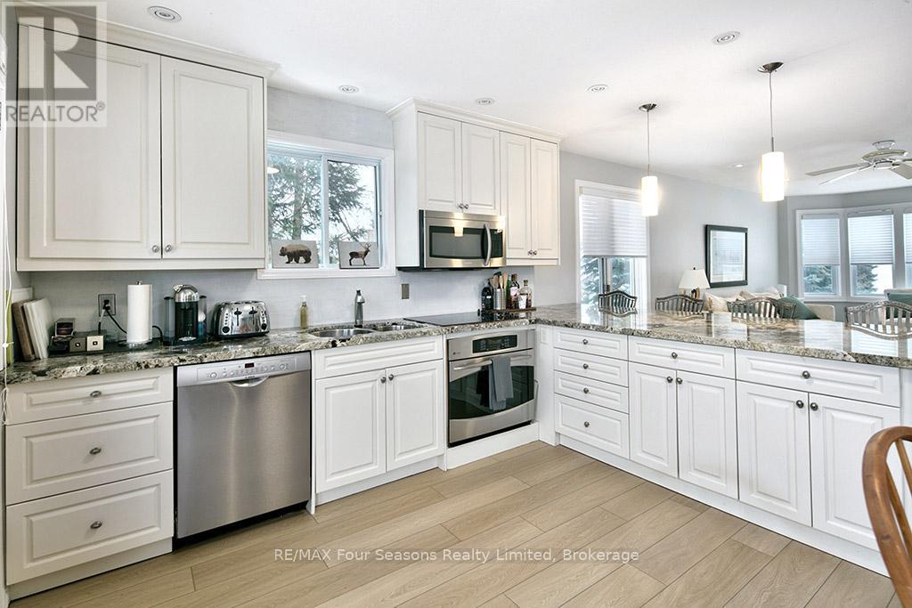 104 Laurie's Court, Blue Mountains, Ontario  L9Y 0L4 - Photo 5 - X12787816