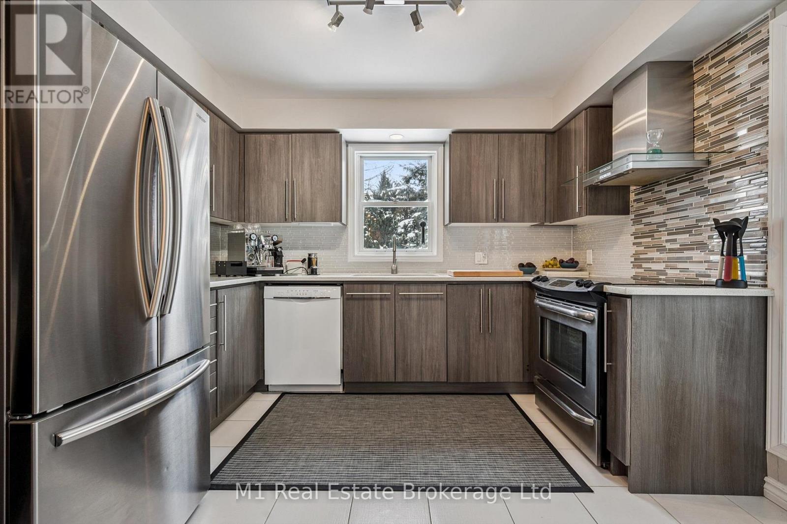 668 Jacob Lane, Waterloo, Ontario  N2V 2G9 - Photo 14 - X12787886