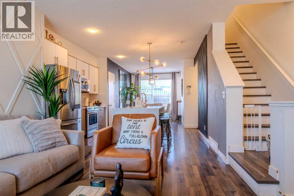 9021 46 Street Ne, Calgary, Alberta  T3J 0Y9 - Photo 5 - A2282538