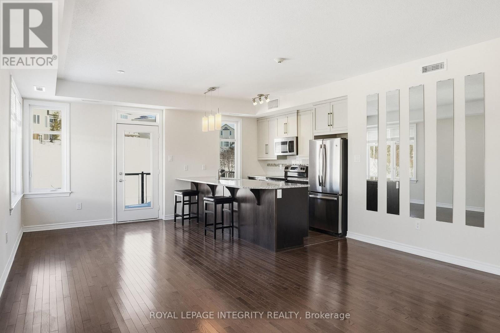 302 - 180 Guelph Private, Ottawa, Ontario  K2T 0J6 - Photo 7 - X12787826