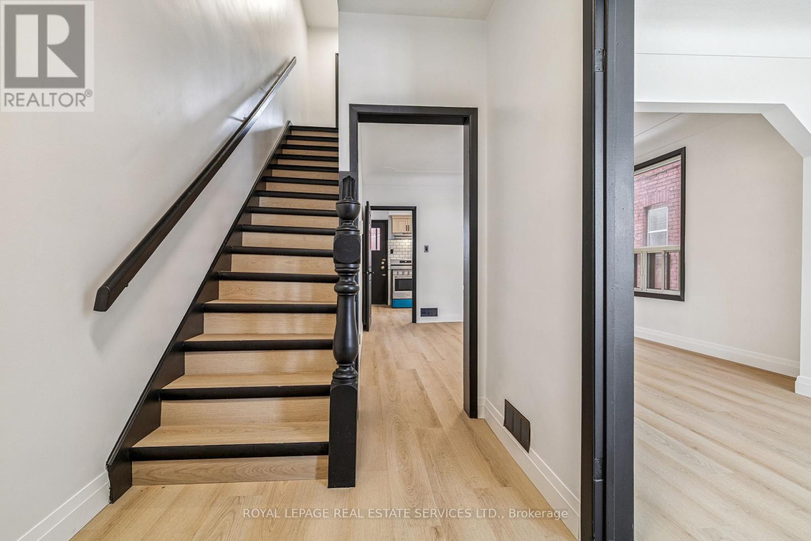 83 Barnesdale Avenue N, Hamilton, Ontario  L8L 6S2 - Photo 5 - X12780040