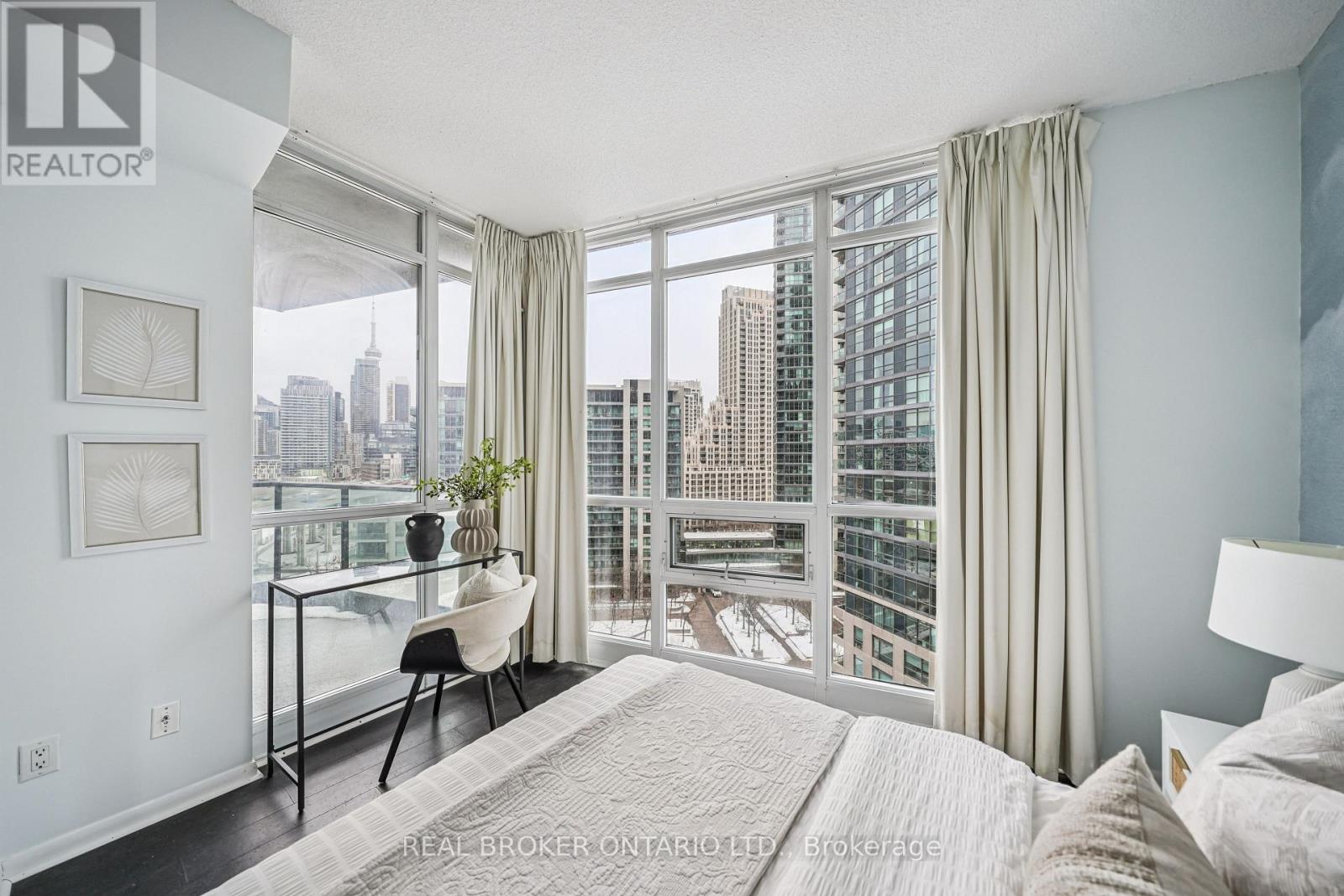 1222 - 231 Fort York Boulevard, Toronto, Ontario  M5V 1B2 - Photo 18 - C12787828