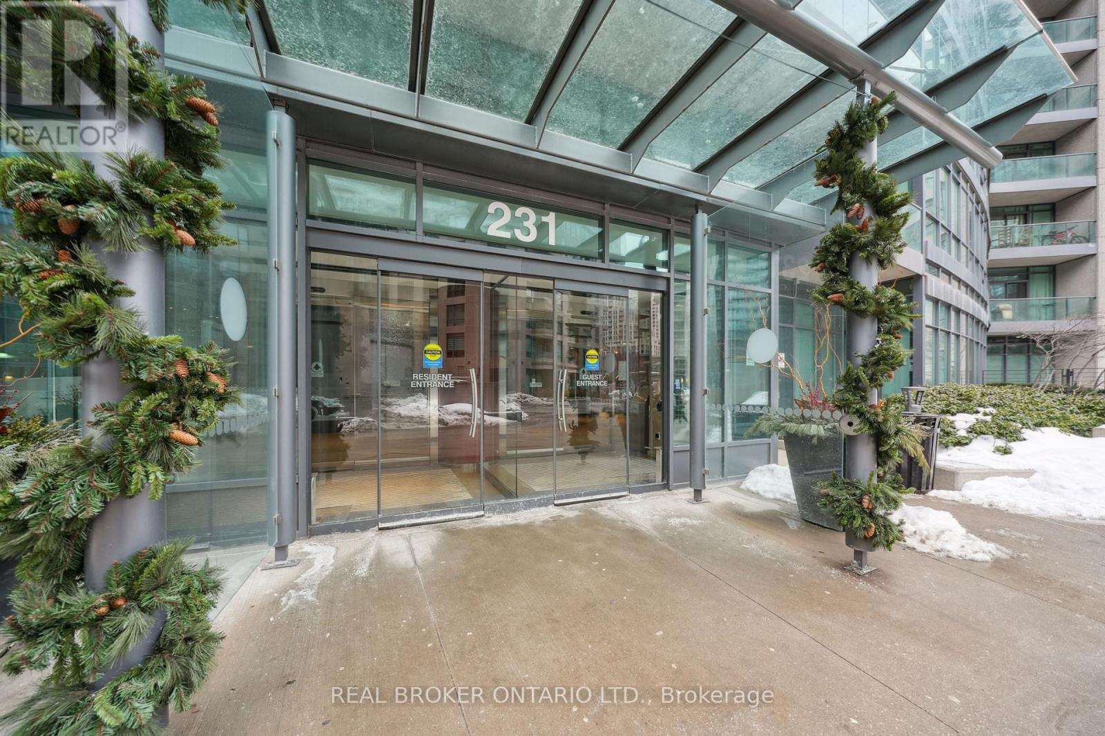 1222 - 231 Fort York Boulevard, Toronto, Ontario  M5V 1B2 - Photo 3 - C12787828