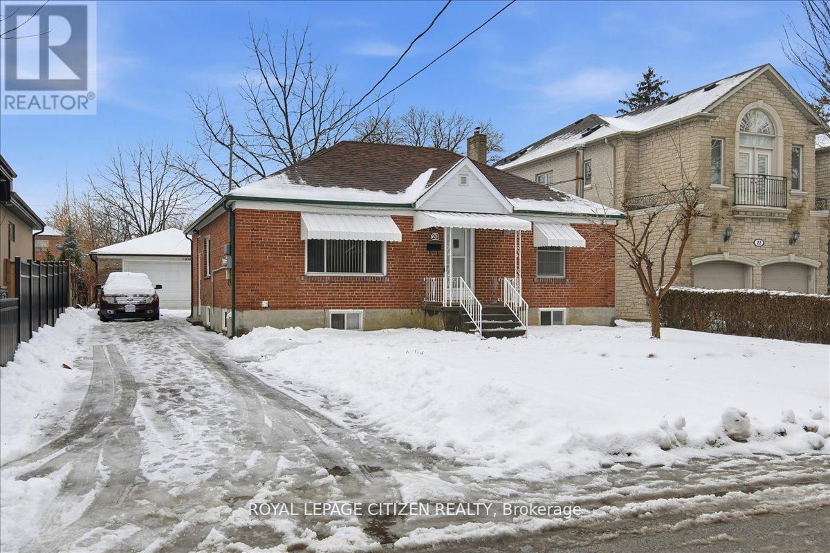 Main - 20 Dunsmore Gardens, Toronto, Ontario  M3H 3M2 - Photo 2 - C12787892