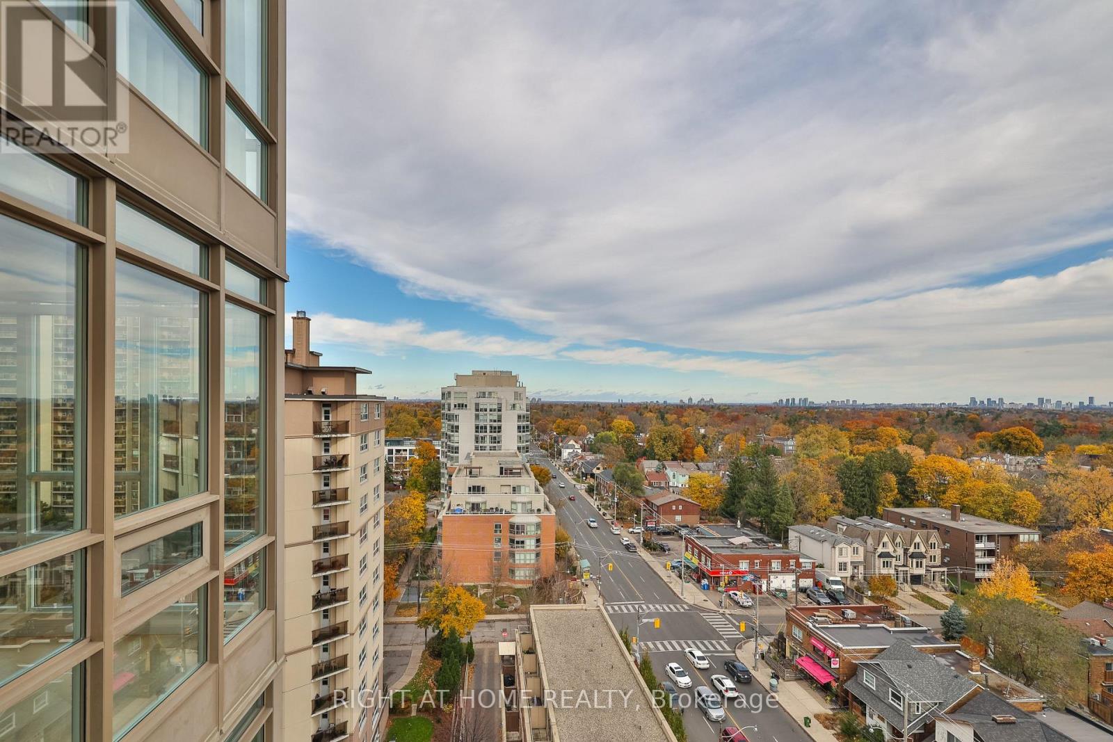 1407 - 900 Mount Pleasant Road, Toronto, Ontario  M4P 3J9 - Photo 11 - C12787912