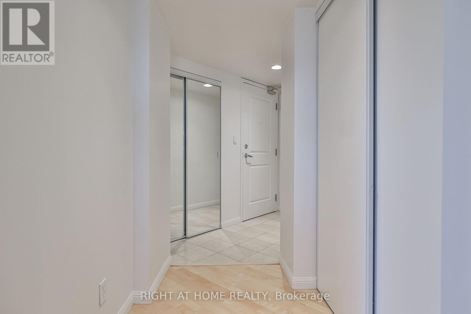 1407 - 900 Mount Pleasant Road, Toronto, Ontario  M4P 3J9 - Photo 23 - C12787912