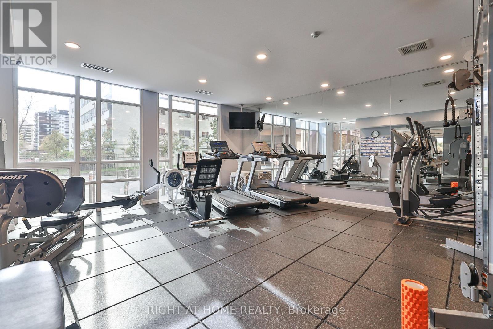 1407 - 900 Mount Pleasant Road, Toronto, Ontario  M4P 3J9 - Photo 24 - C12787912