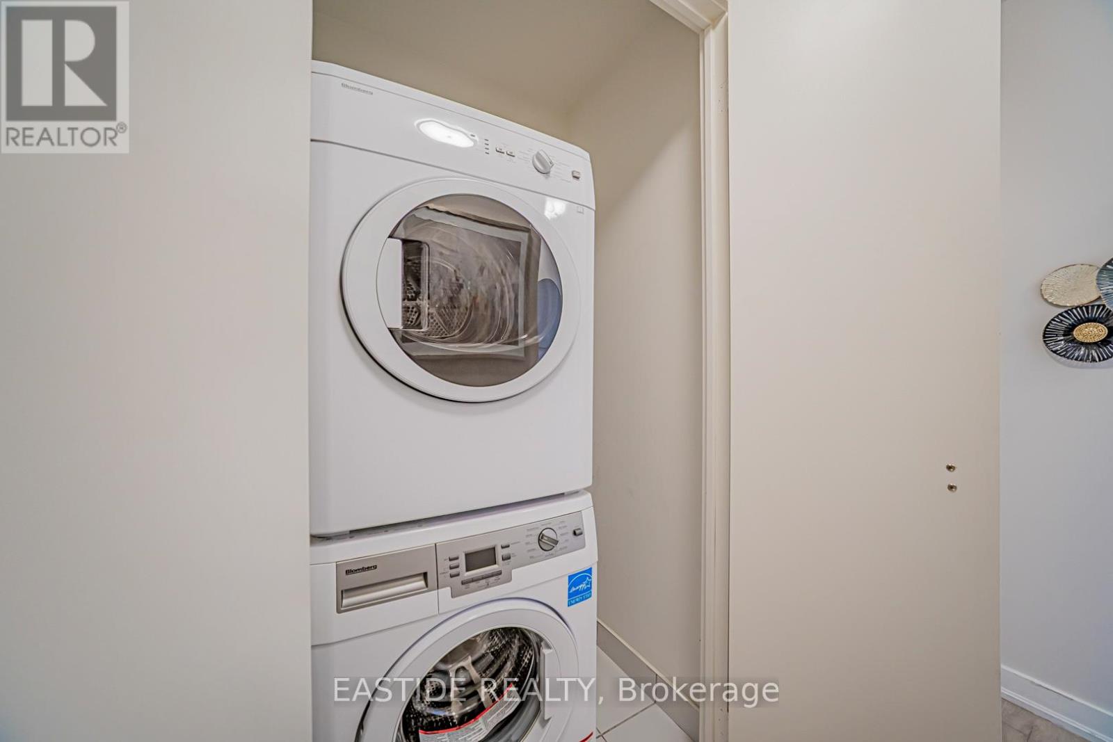 1502 - 30 Nelson Street, Toronto, Ontario  M5V 0H5 - Photo 14 - C12787954