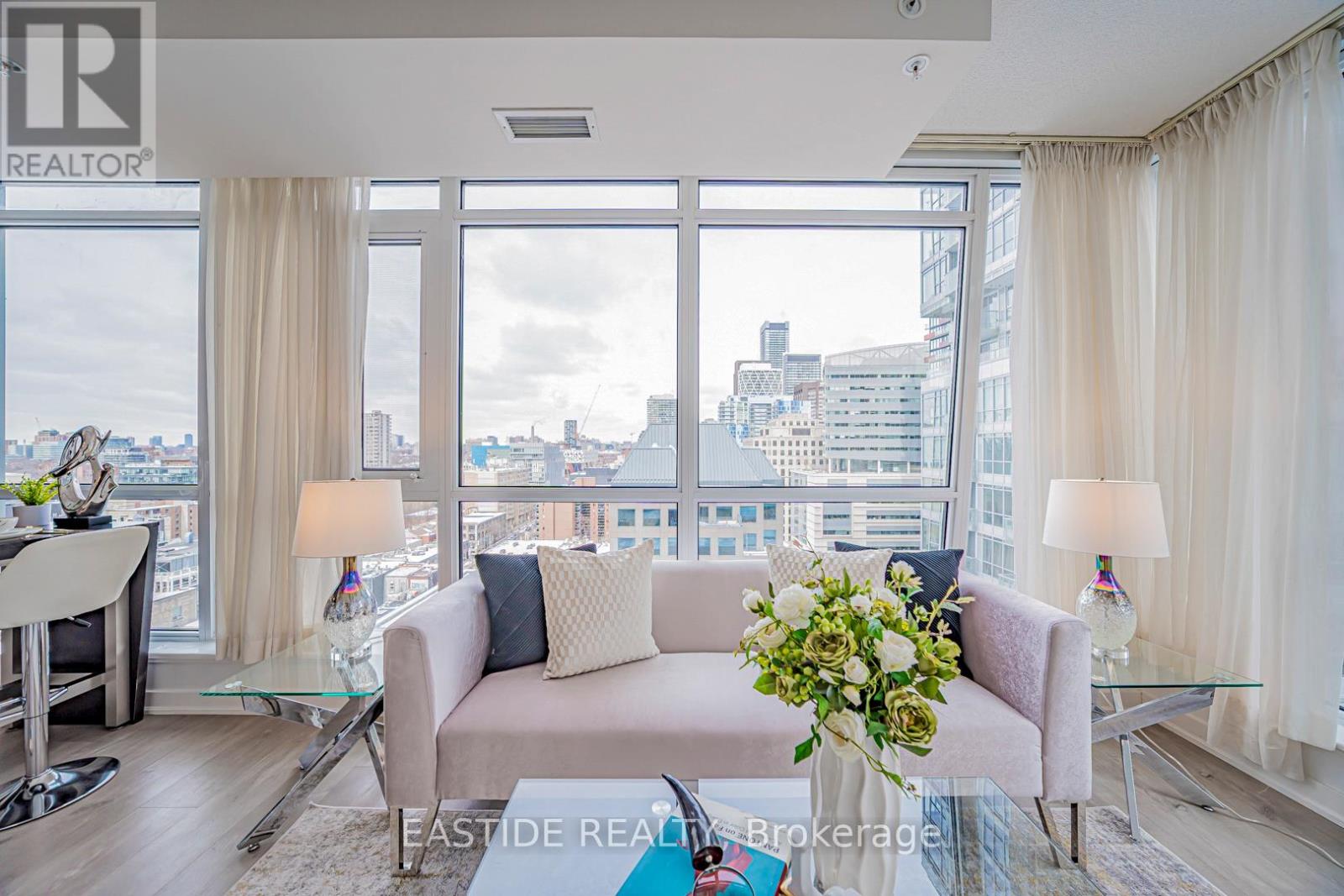 1502 - 30 Nelson Street, Toronto, Ontario  M5V 0H5 - Photo 2 - C12787954