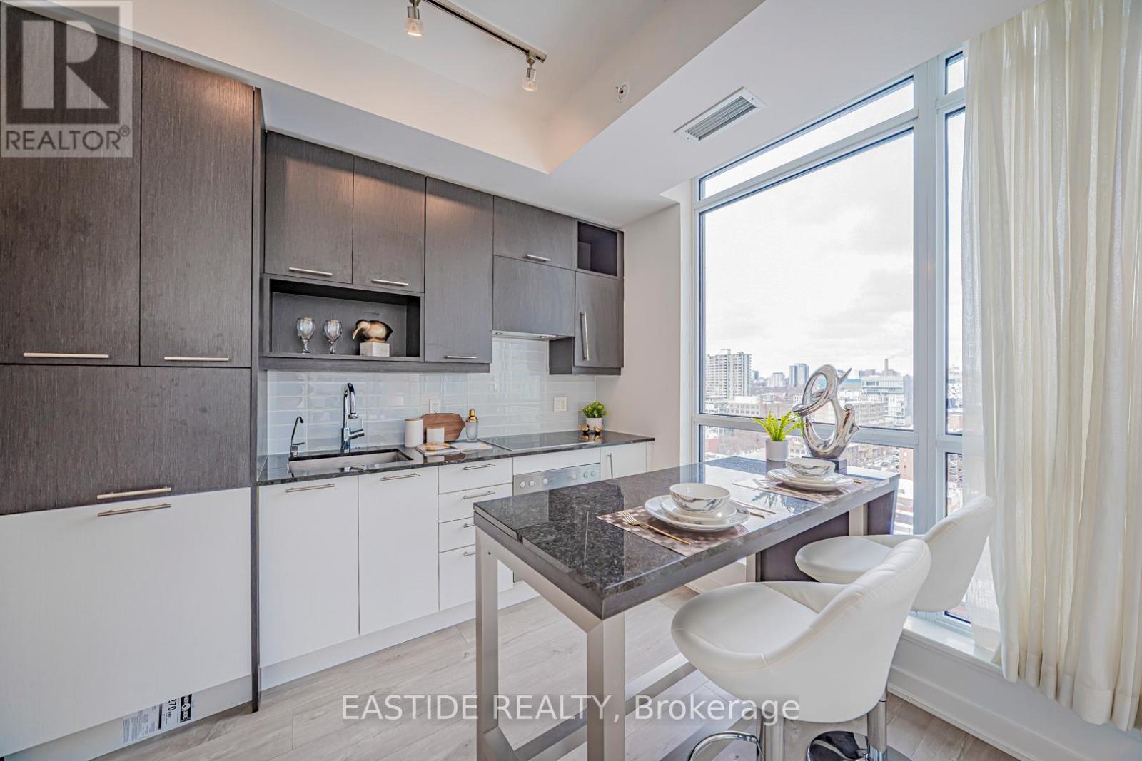 1502 - 30 Nelson Street, Toronto, Ontario  M5V 0H5 - Photo 3 - C12787954