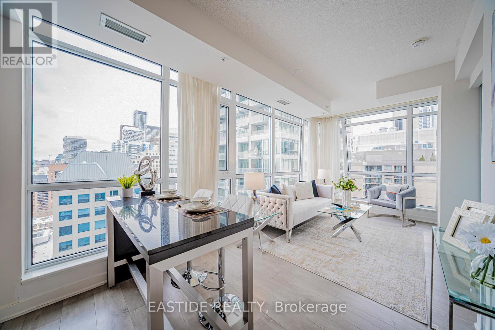 1502 - 30 Nelson Street, Toronto, Ontario  M5V 0H5 - Photo 5 - C12787954