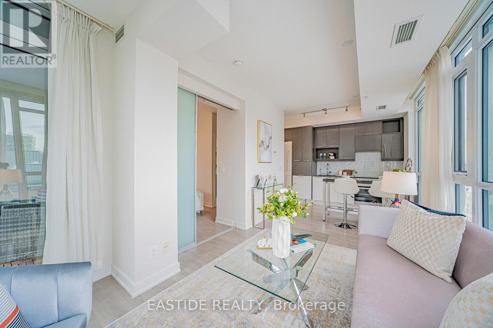 1502 - 30 Nelson Street, Toronto, Ontario  M5V 0H5 - Photo 6 - C12787954