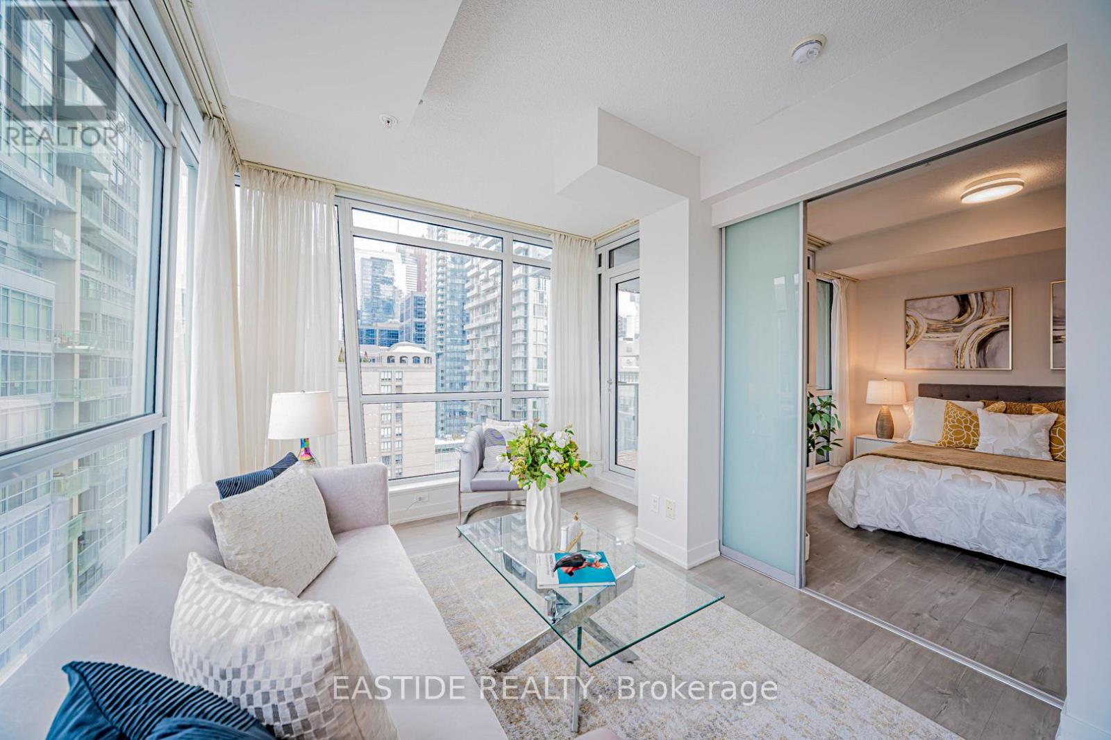 1502 - 30 Nelson Street, Toronto, Ontario  M5V 0H5 - Photo 7 - C12787954