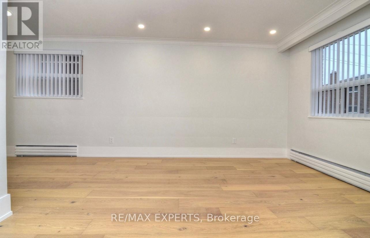 202 - 839 Cosburn Avenue, Toronto, Ontario  M4C 2V9 - Photo 7 - E12787946