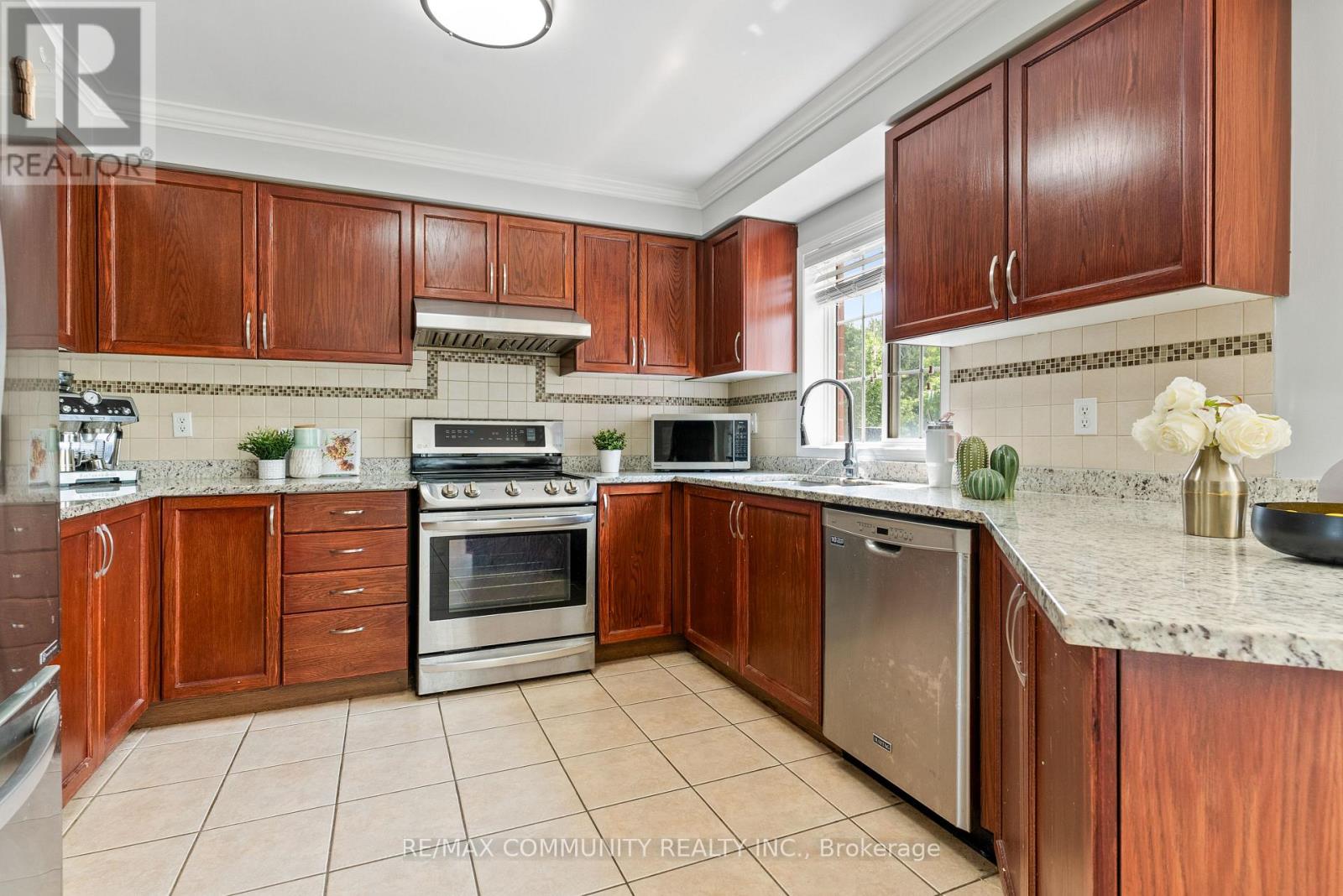 1081 Langford Street, Oshawa, Ontario  L1K 2V9 - Photo 15 - E12787962