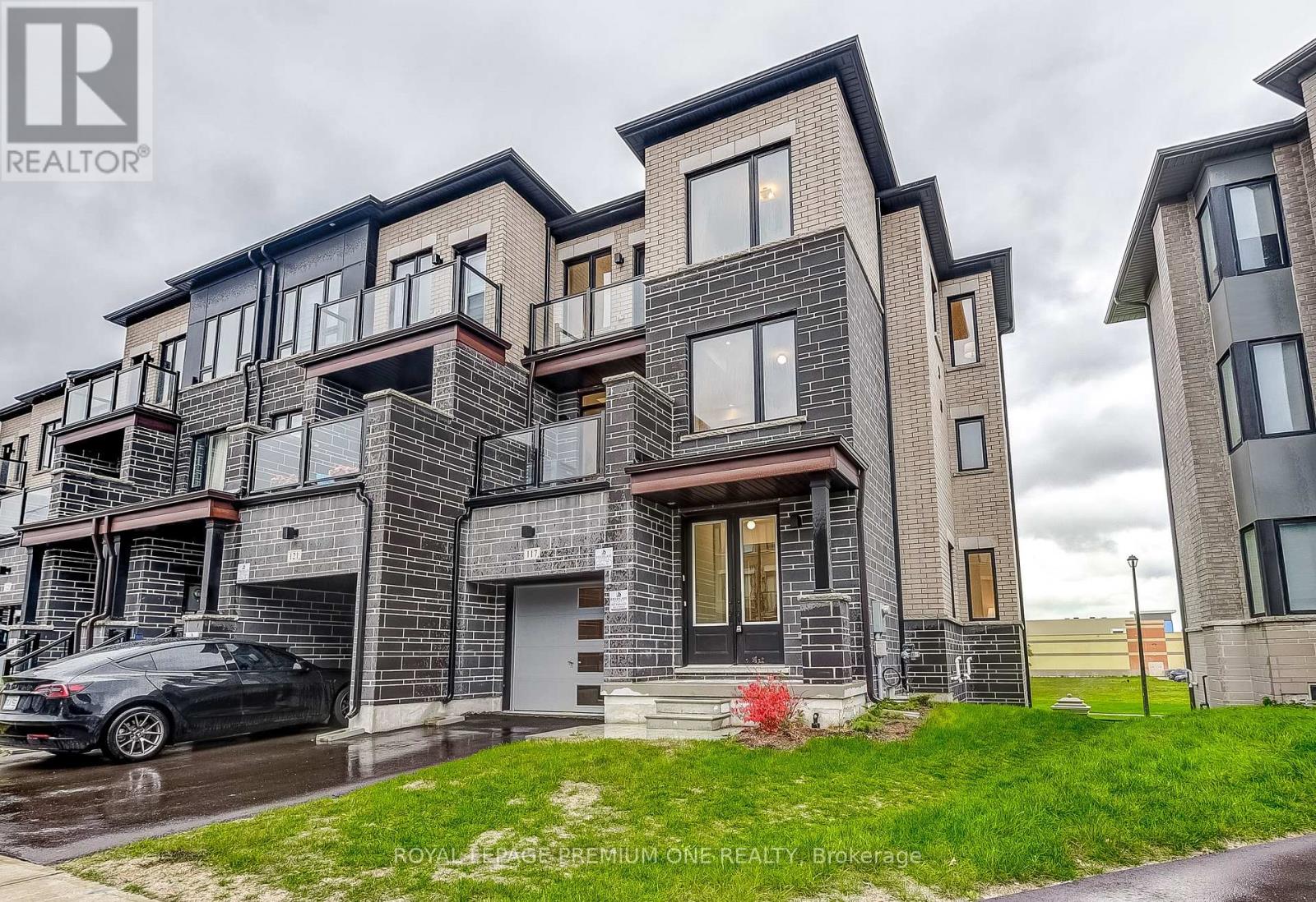 117 TENNANT CIRCLE, Vaughan, Ontario