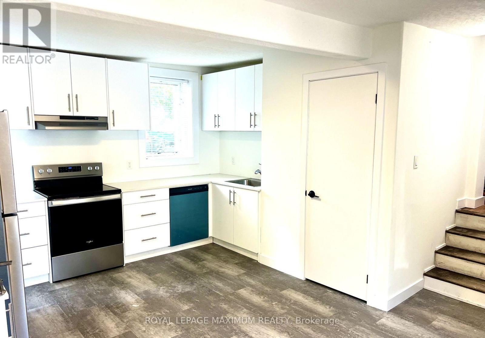 45 Gowan Street, Barrie, Ontario  L4N 2P1 - Photo 5 - S12776158