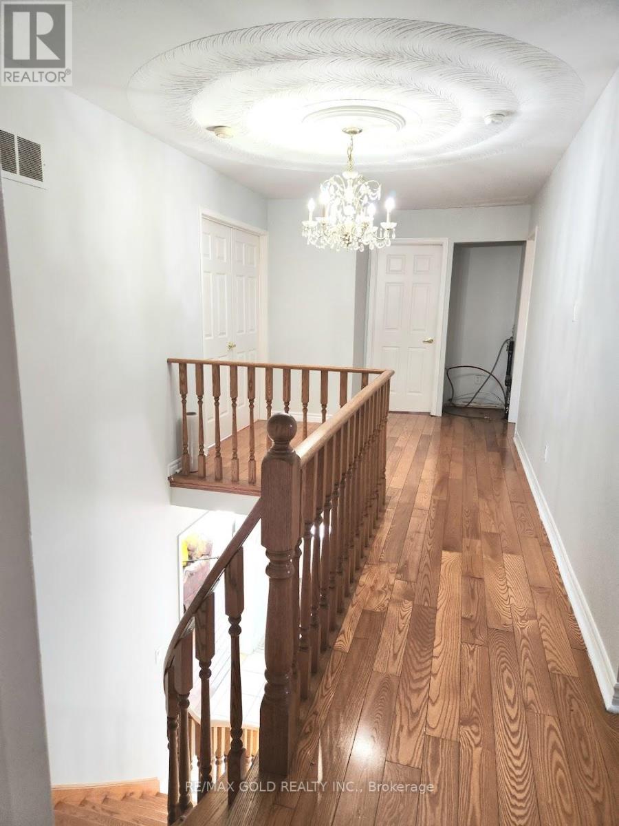 35 Kirk Drive, Brampton, Ontario  L6X 4E6 - Photo 12 - W12783704