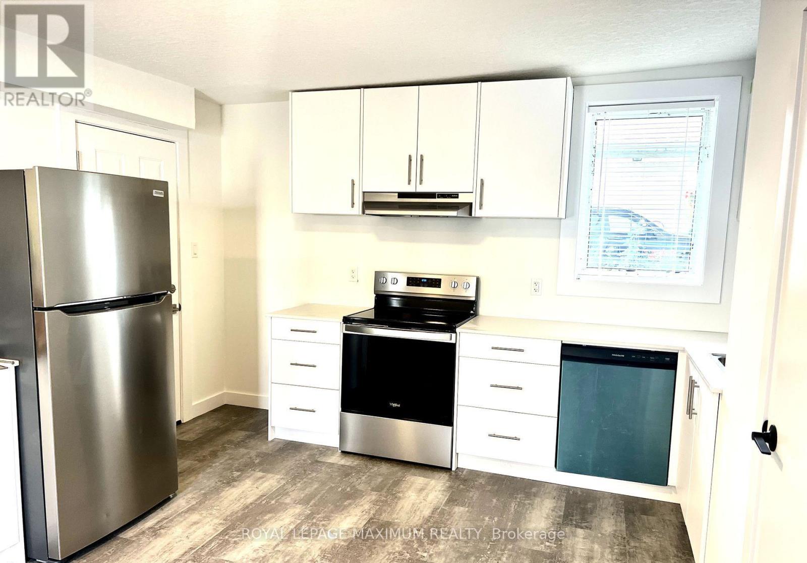 45 Gowan Street, Barrie, Ontario  L4N 2P1 - Photo 6 - S12776158