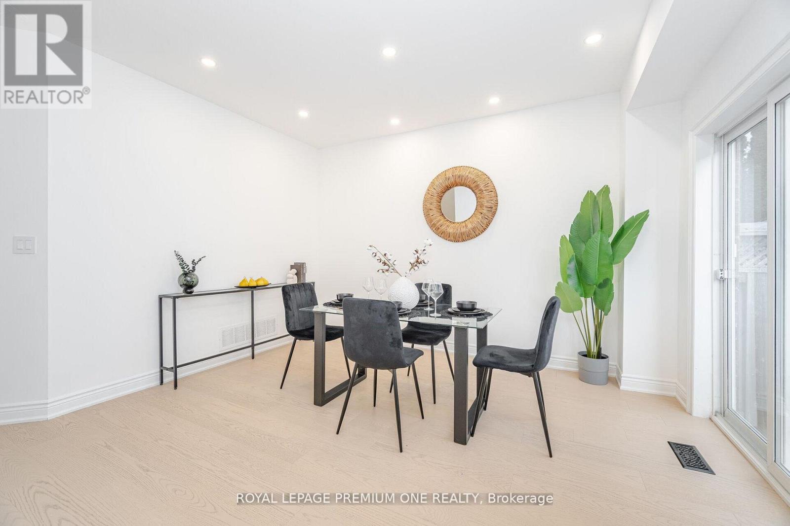 224 Hollywood Hill Circle, Vaughan, Ontario  L4H 2P7 - Photo 19 - N12787814