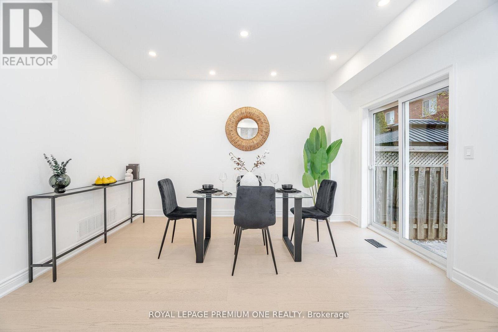 224 Hollywood Hill Circle, Vaughan, Ontario  L4H 2P7 - Photo 21 - N12787814