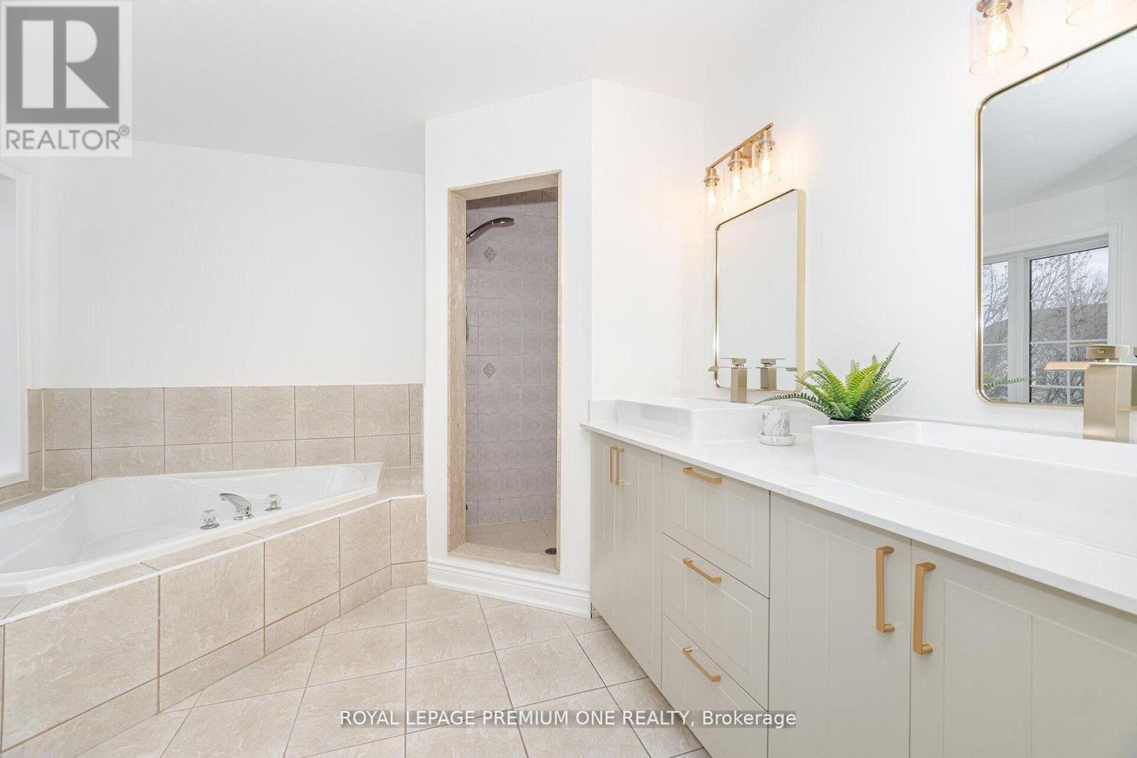 224 Hollywood Hill Circle, Vaughan, Ontario  L4H 2P7 - Photo 30 - N12787814