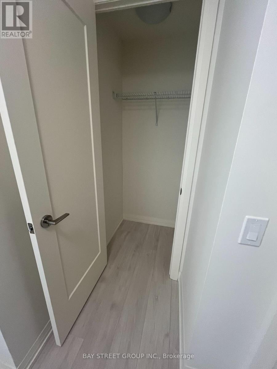 2005 - 27 Korda Gate, Vaughan, Ontario  L4K 0P6 - Photo 7 - N12787876