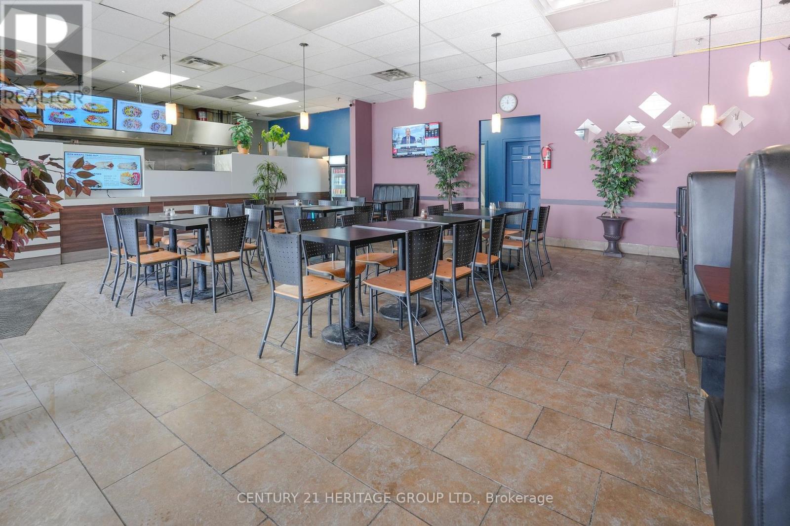 15 - 17310 Yonge Street, Newmarket (Glenway Estates), Ontario  L3Y 7R9 - Photo 3 - N12787920