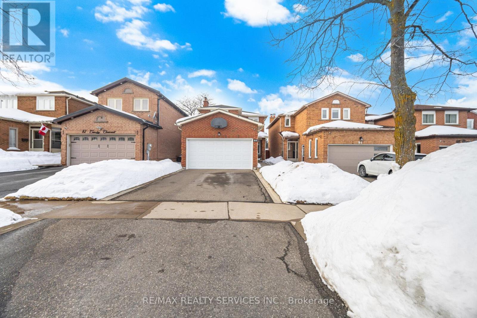 89 Candy Crescent, Brampton, Ontario  L6X 3T6 - Photo 2 - W12786838