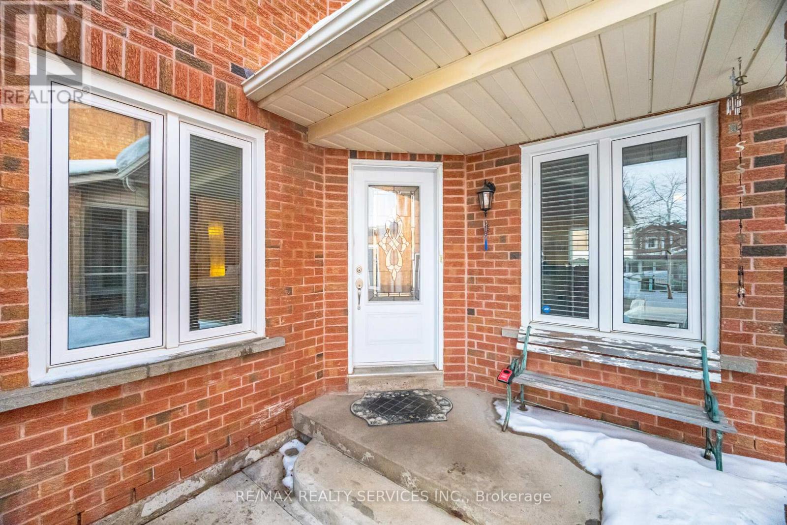 89 Candy Crescent, Brampton, Ontario  L6X 3T6 - Photo 3 - W12786838