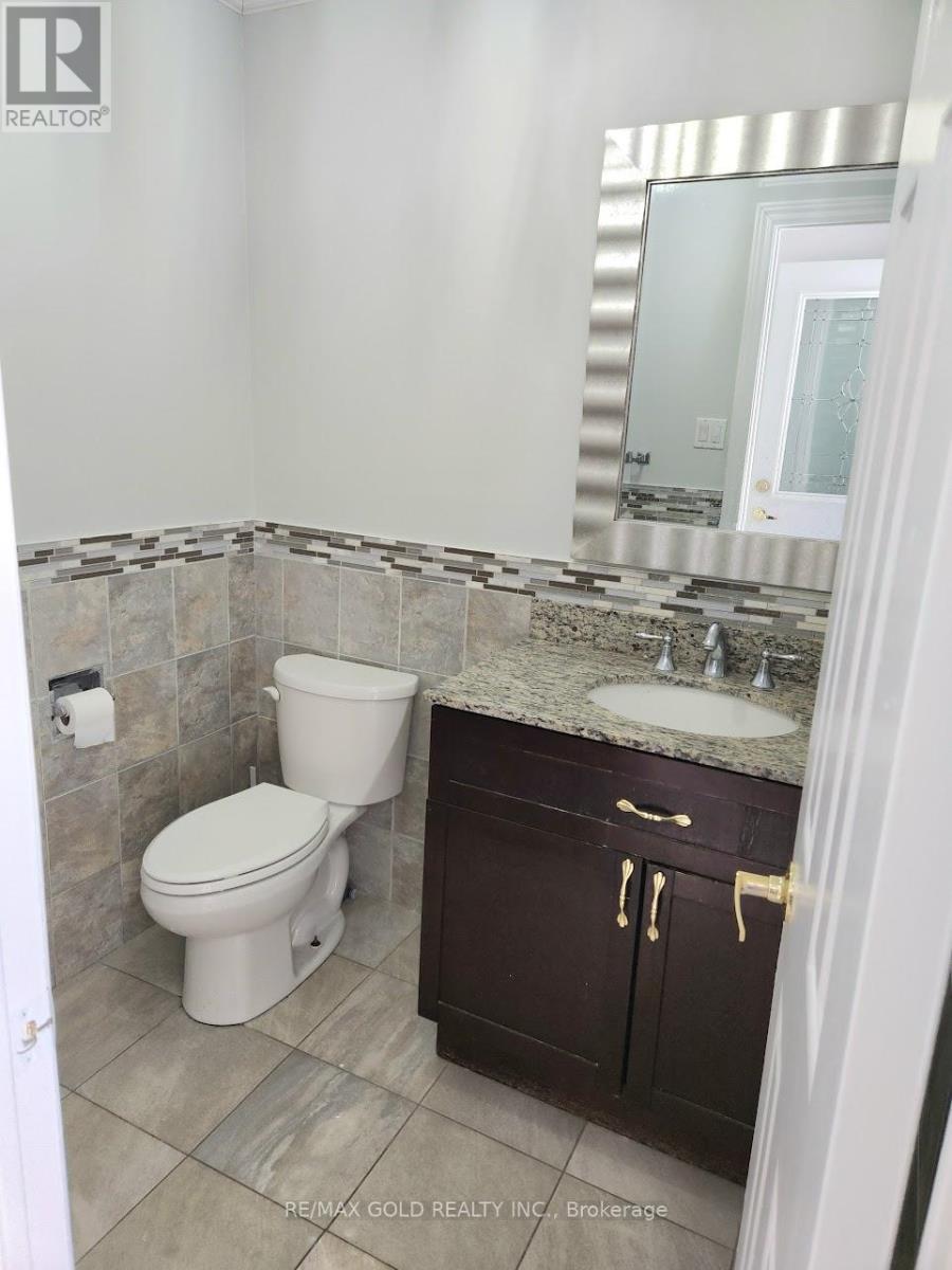 35 Kirk Drive, Brampton, Ontario  L6X 4E6 - Photo 10 - W12783704