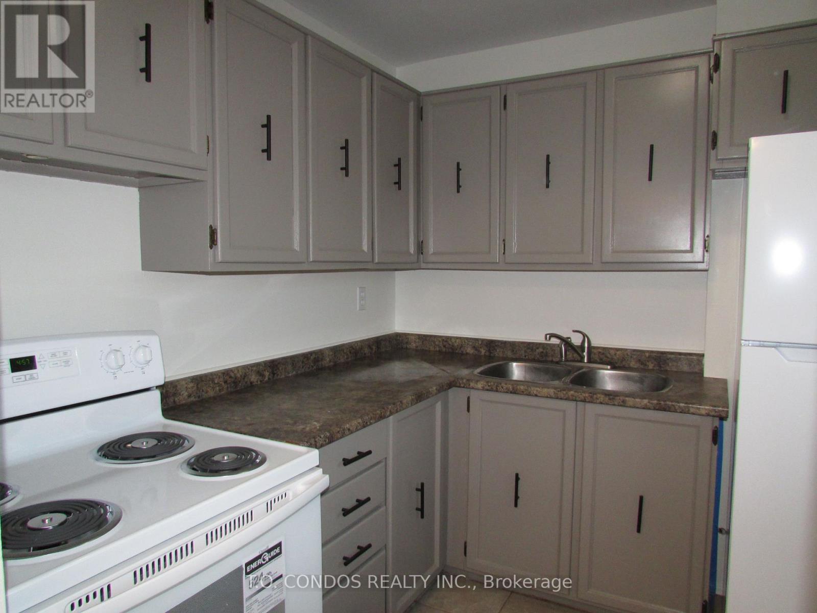 213 - 2001 Bonnymede Drive, Mississauga, Ontario  L5J 4H8 - Photo 4 - W12763232